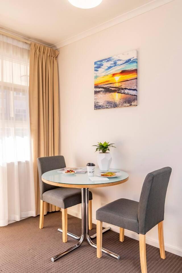 "Ocean Sunset" Glenelg Central Studios Bagian luar foto